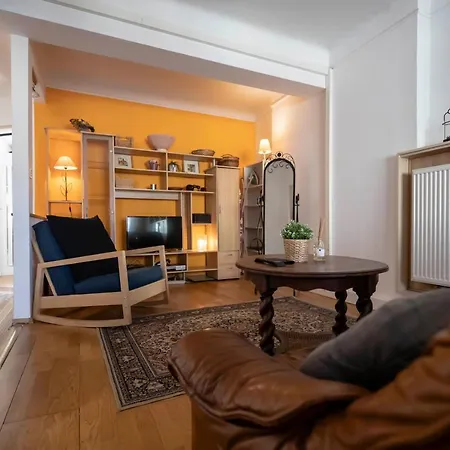 Bright 1Br Apartment, City Center - 5 Min Walk Dt