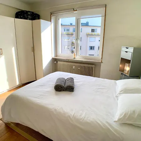Bright 1Br Apartment, City Center - 5 Min Walk Dt *